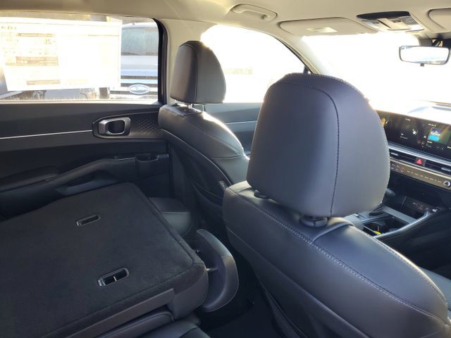 2025 Kia Sorento - Photo 29