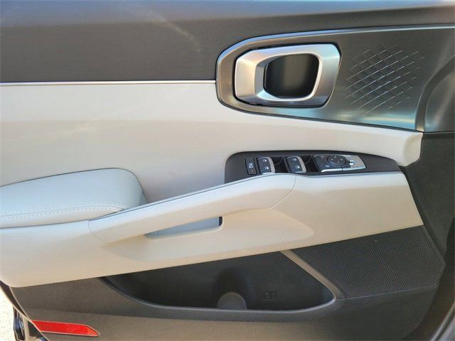 2025 Kia Sorento - Photo 12