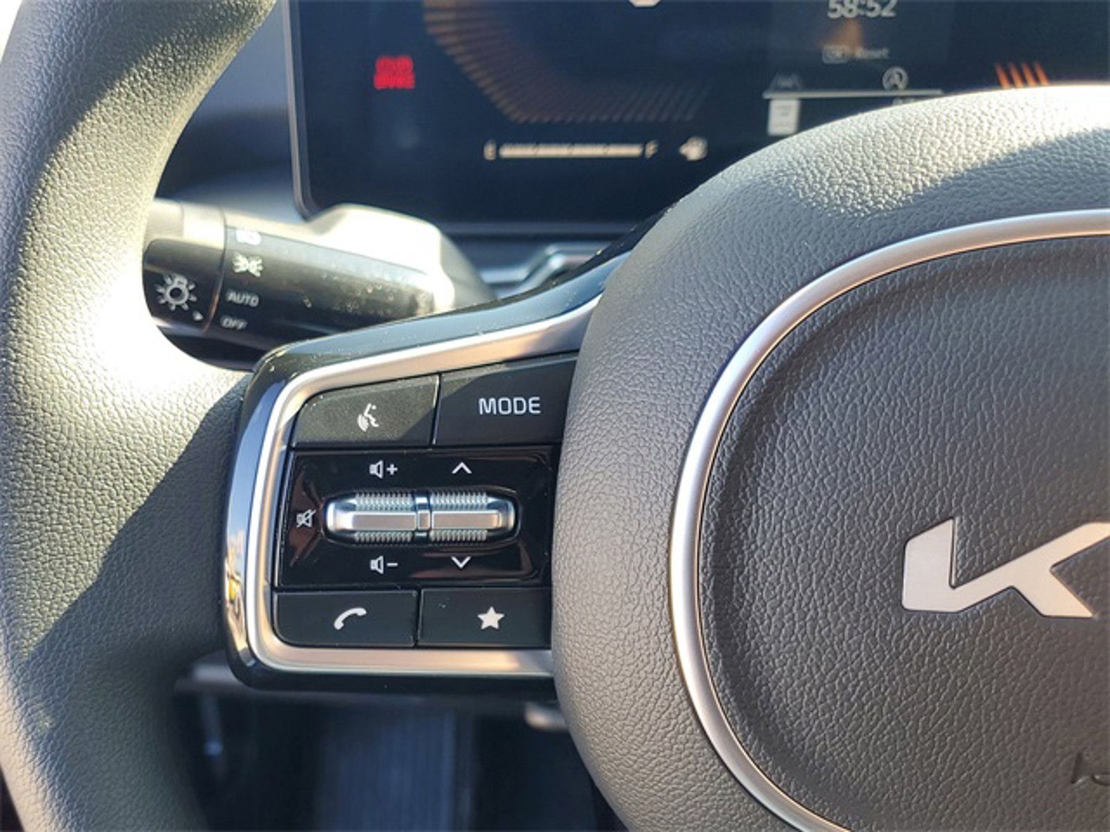 2025 Kia Sorento - Photo 11