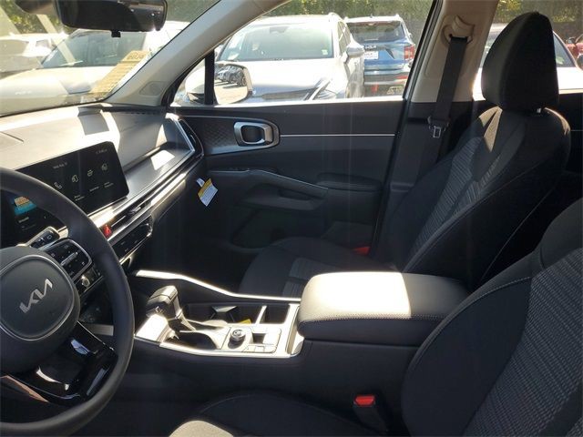 2025 Kia Sorento - Photo 8