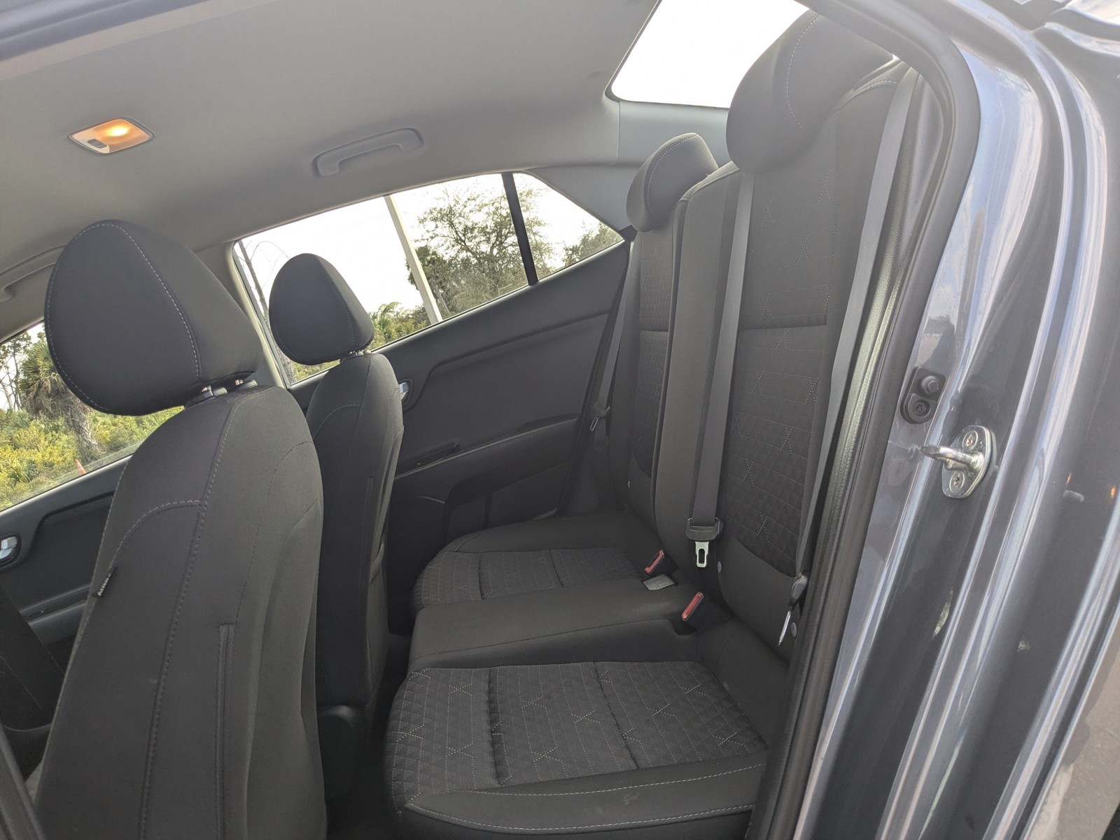 2019 Kia Rio - Photo 12