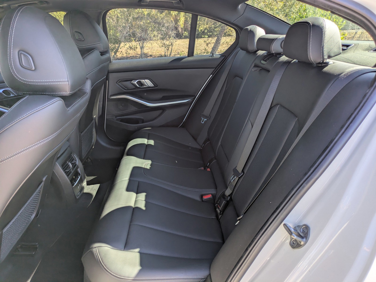 2022 BMW 3 Series - Photo 15