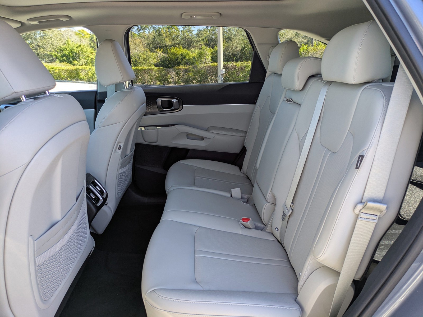 2025 Kia Sorento - Photo 15