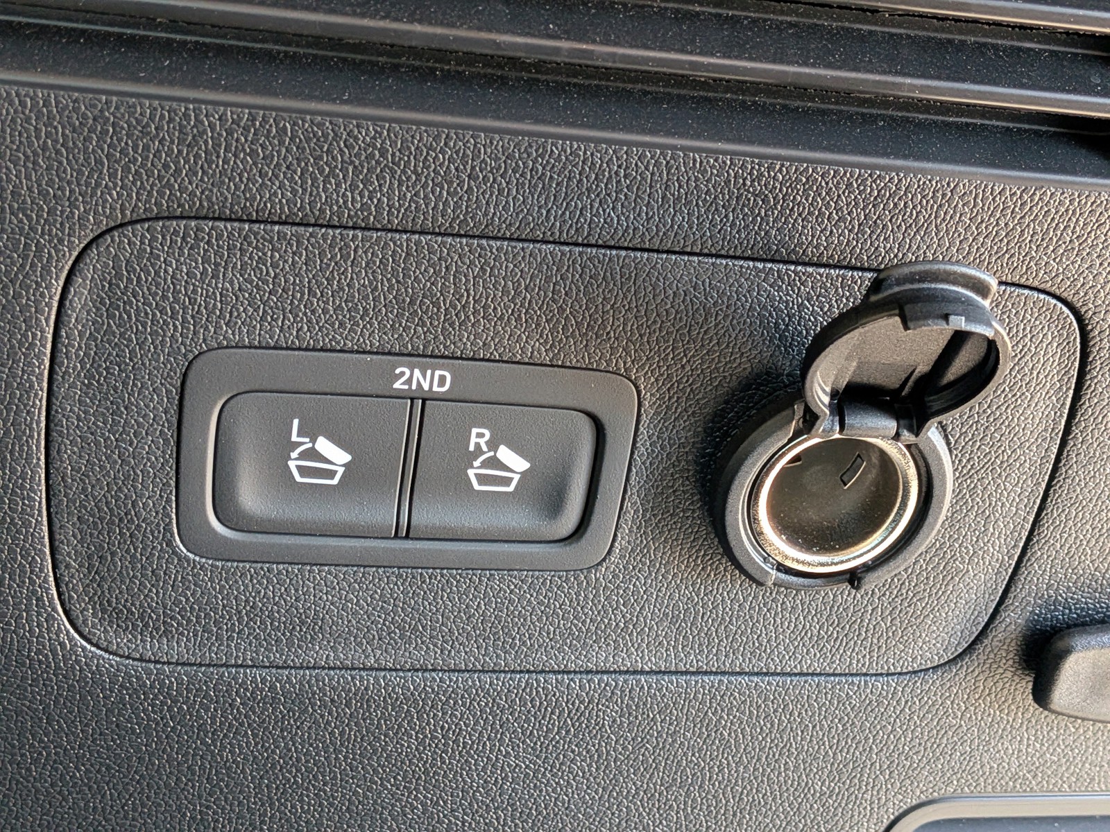 2025 Kia Sorento - Photo 14