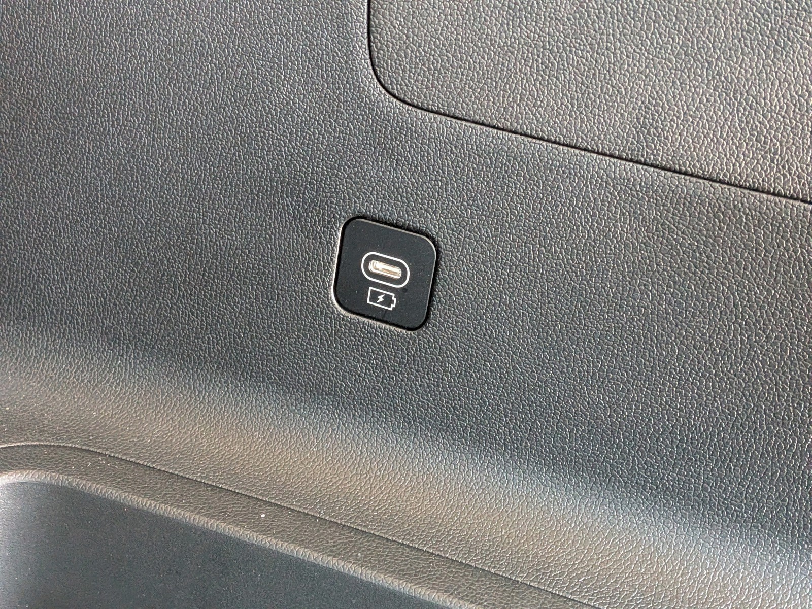 2025 Kia Sorento - Photo 15