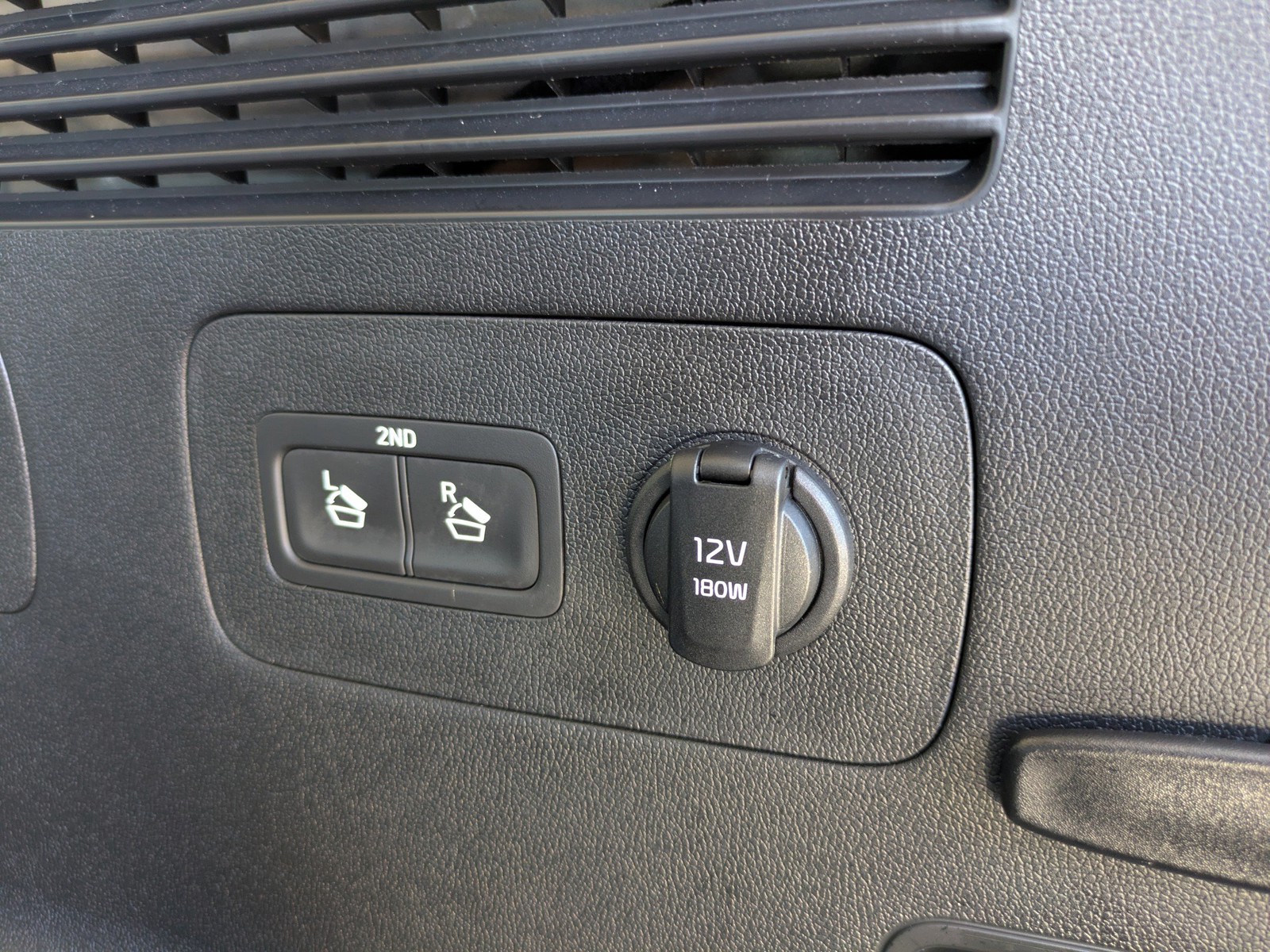 2025 Kia Sorento - Photo 15