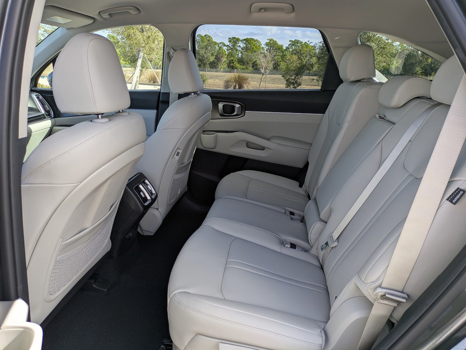 2026 Kia Sorento Hybrid - Photo 15