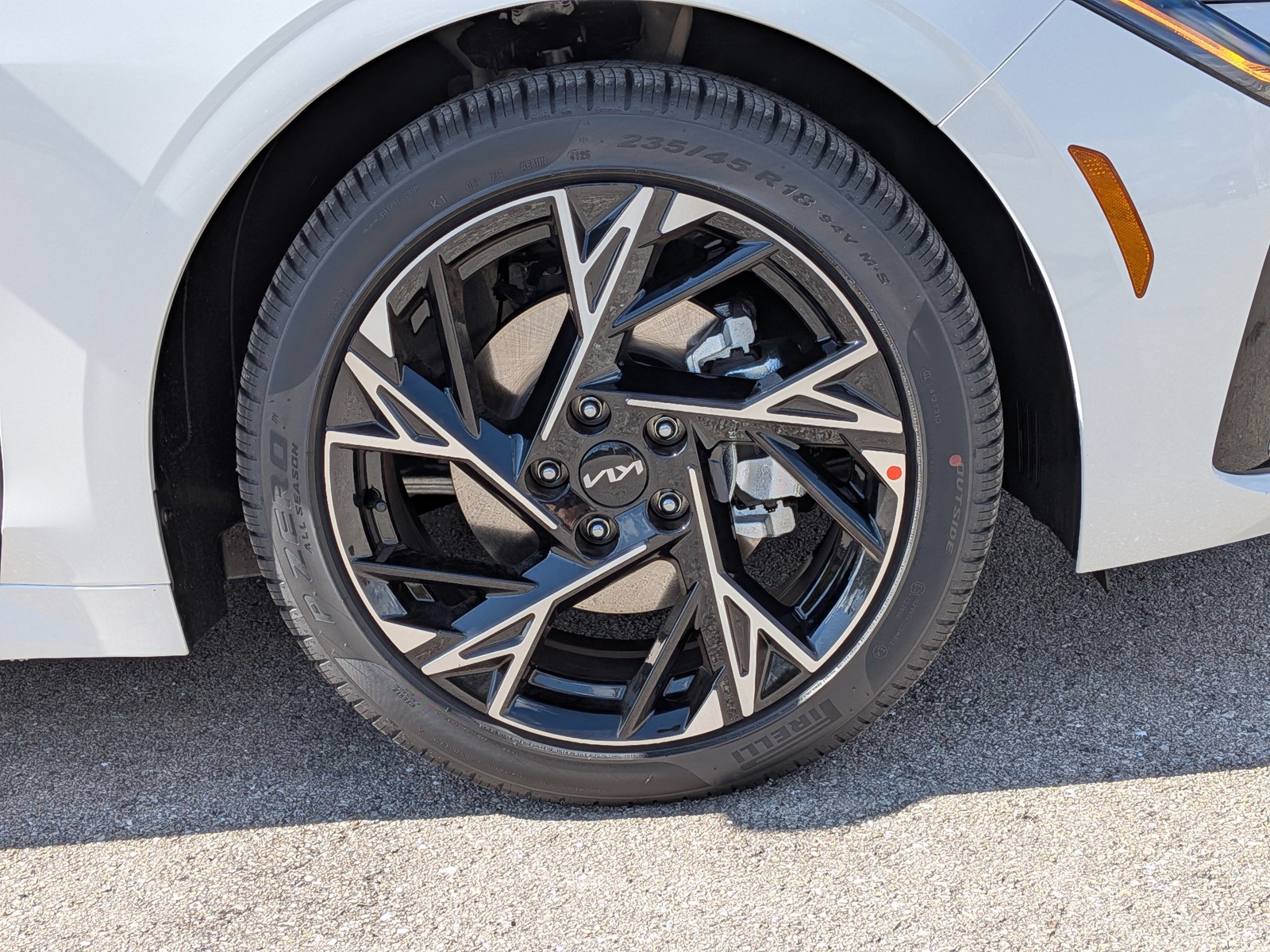 2026 Kia K5 - Photo 12
