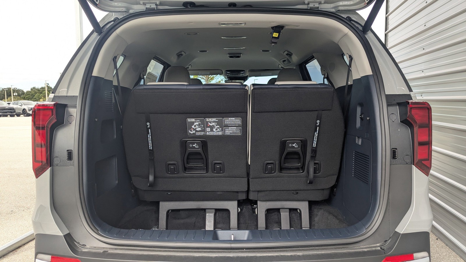 2026 Kia Carnival Hybrid - Photo 15