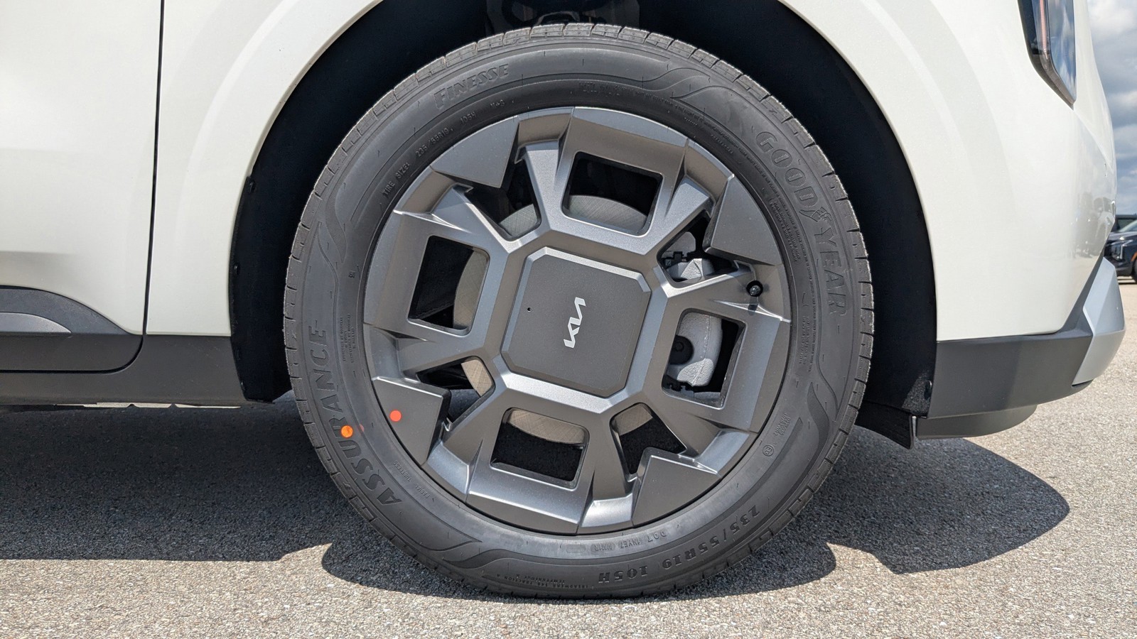 2026 Kia Carnival Hybrid - Photo 13
