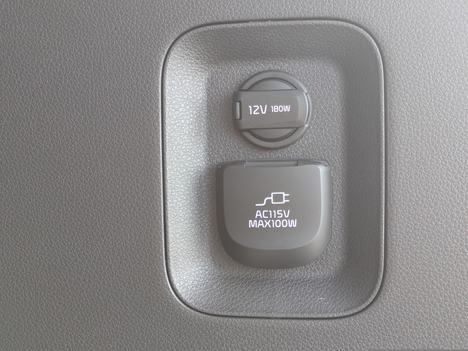 2026 Kia Carnival Hybrid - Photo 14