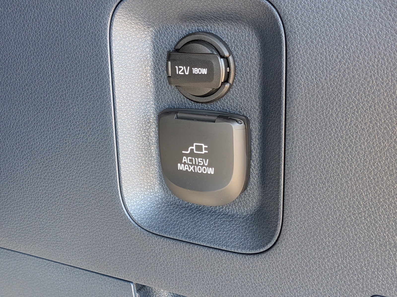 2026 Kia Carnival Hybrid - Photo 15