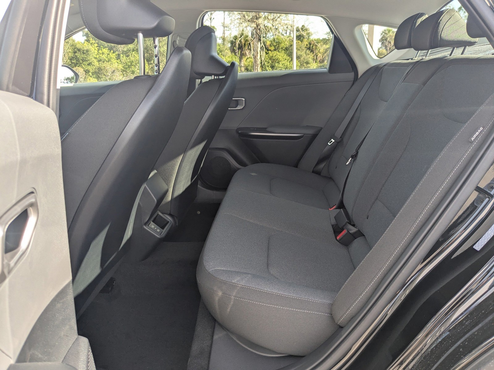 2025 Kia K4 - Photo 15