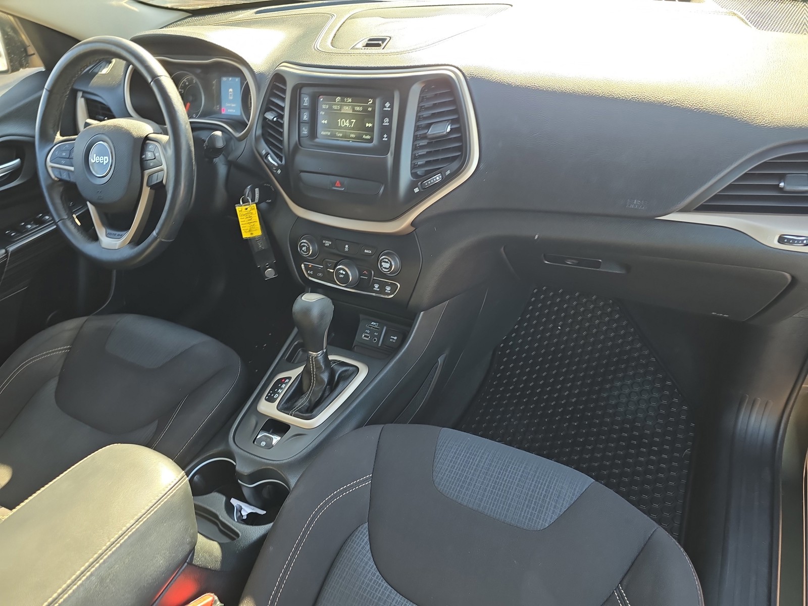 2016 Jeep Cherokee - Photo 13