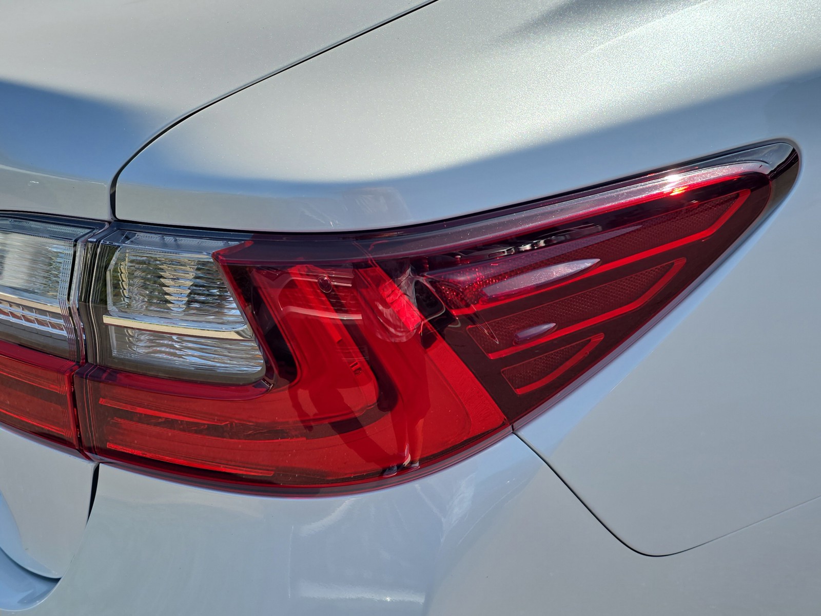 2017 Lexus ES - Photo 11