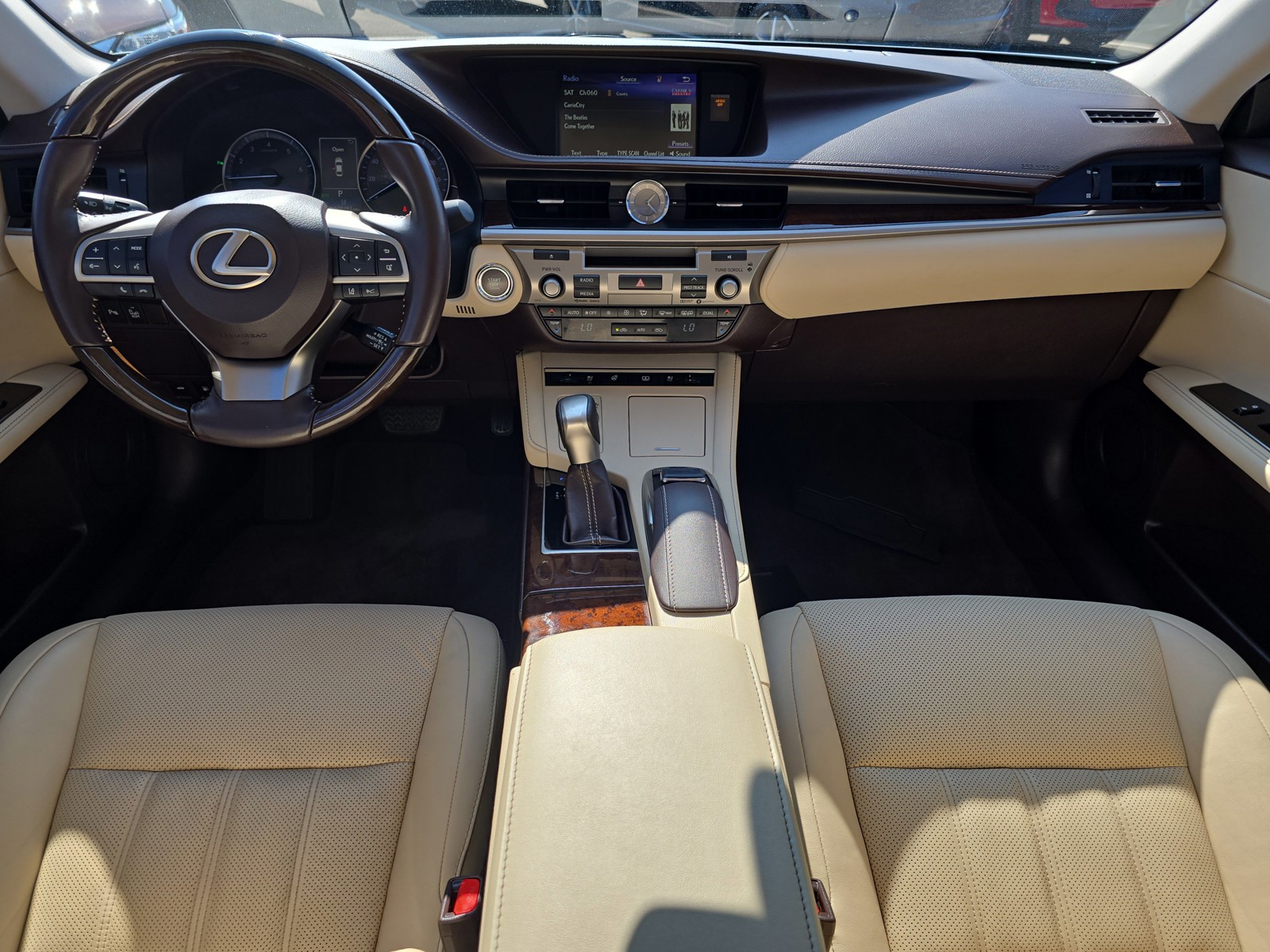 2017 Lexus ES - Photo 14