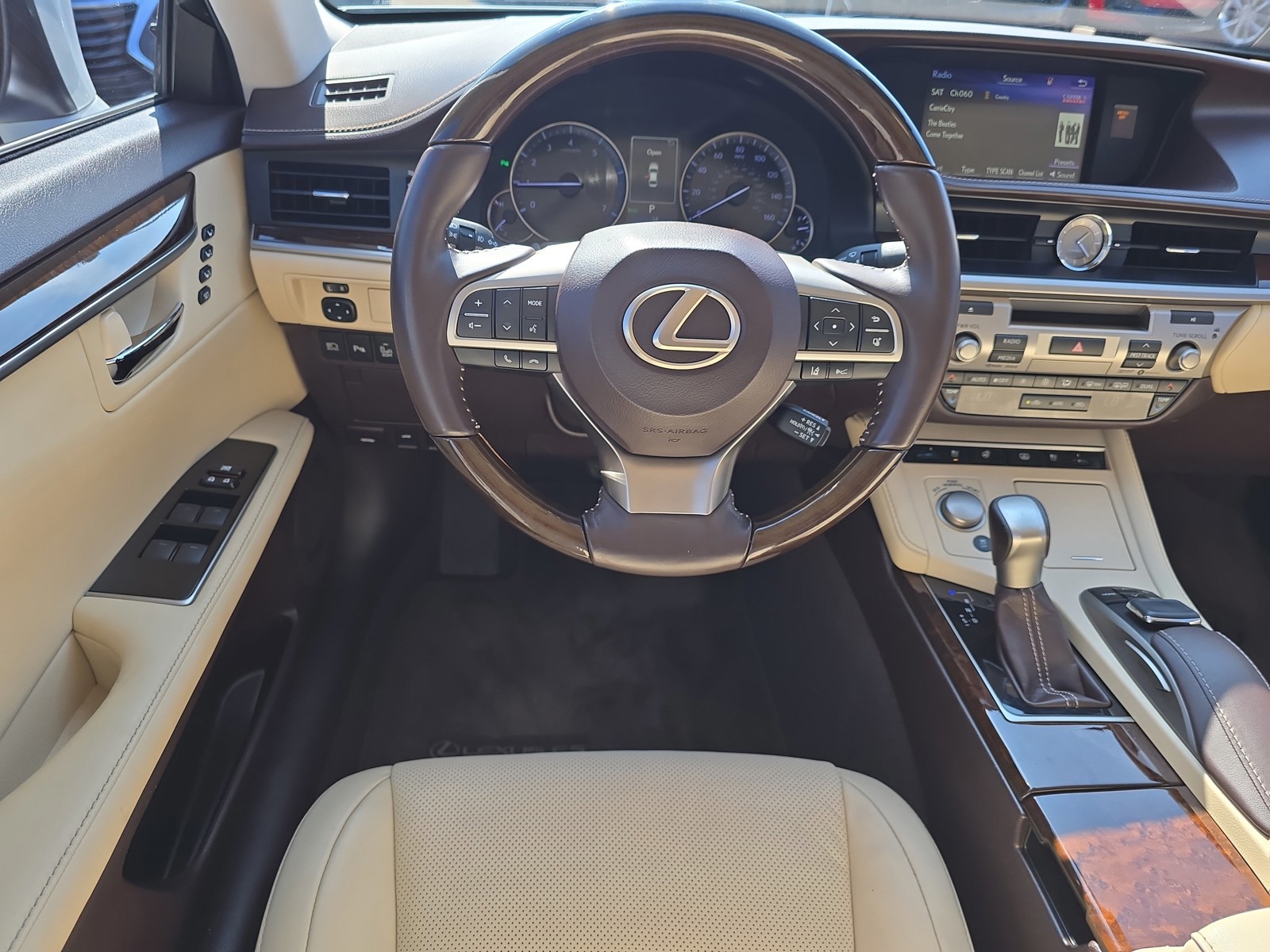 2017 Lexus ES - Photo 15