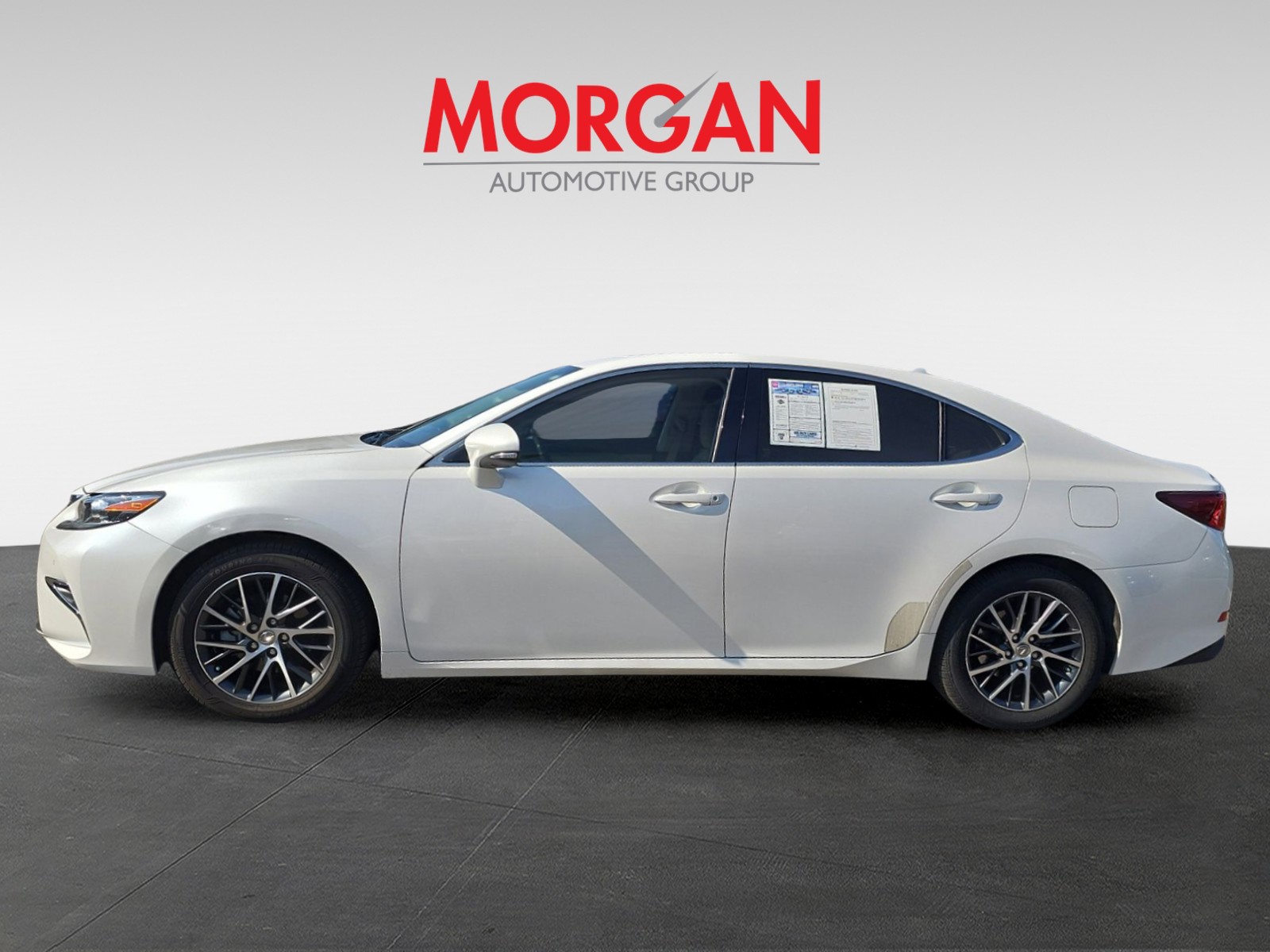 2017 Lexus ES - Photo 8