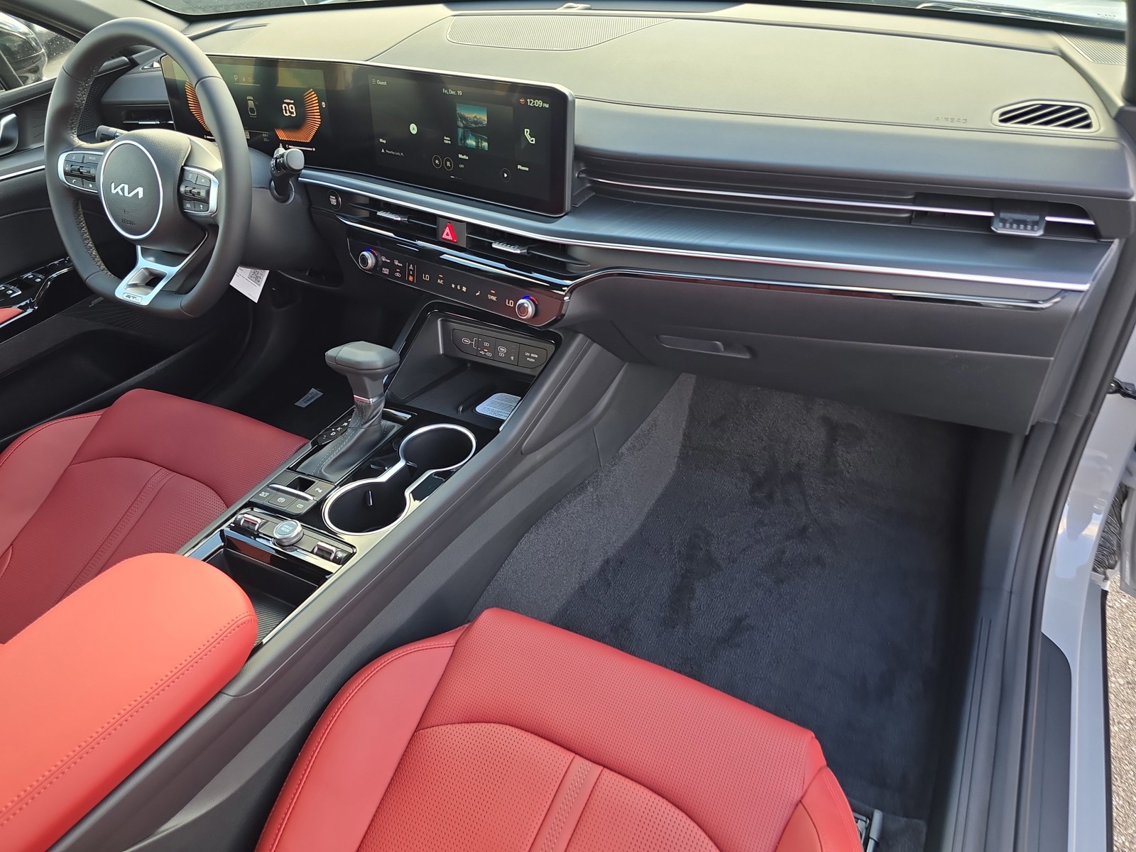 2026 Kia K5 - Photo 13
