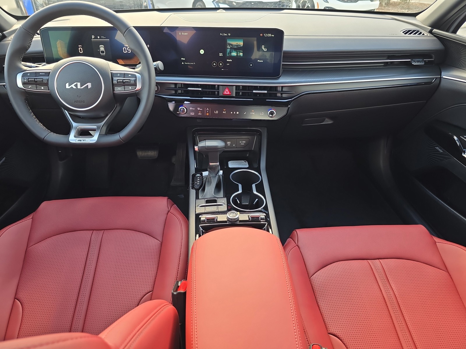 2026 Kia K5 - Photo 14