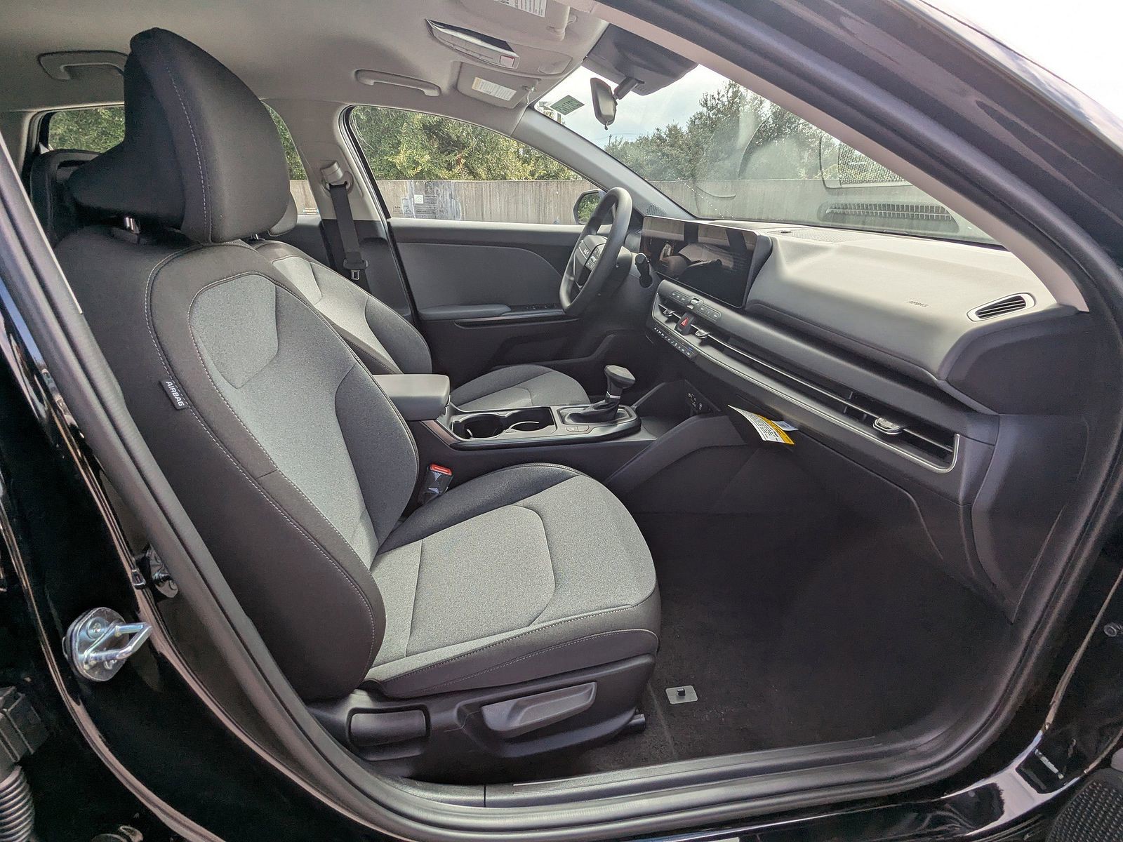 2025 Kia K4 - Photo 10