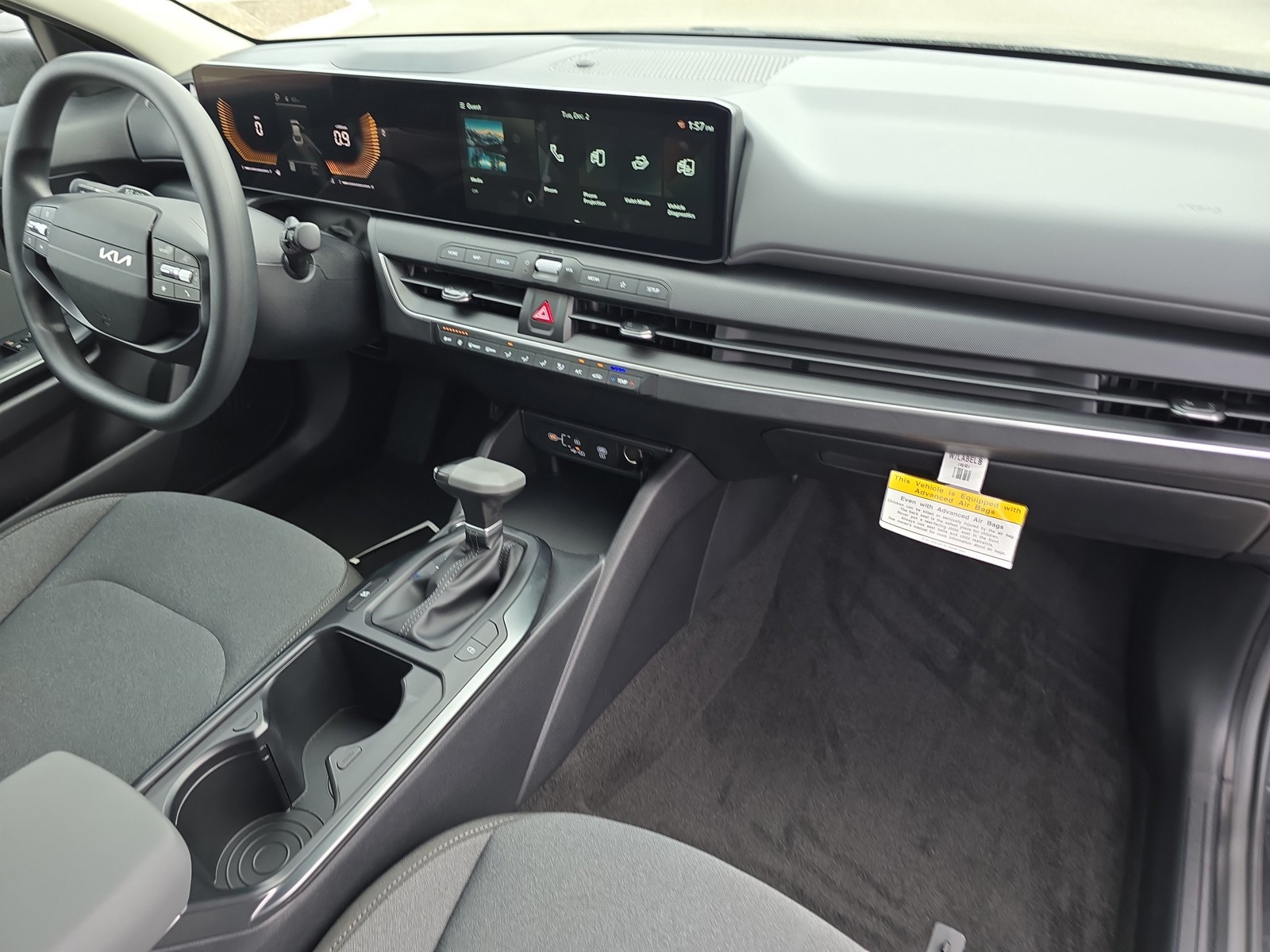 2025 Kia K4 - Photo 13