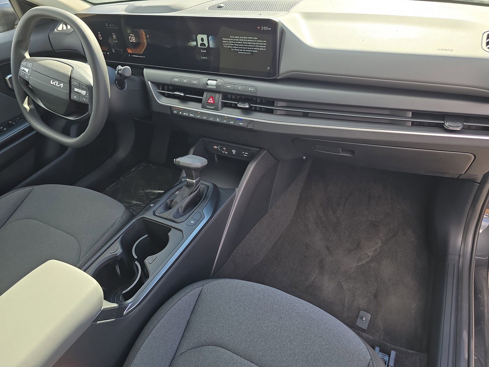 2025 Kia K4 - Photo 10