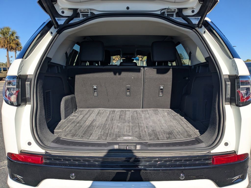 2025 Land Rover Discovery Sport - Photo 11