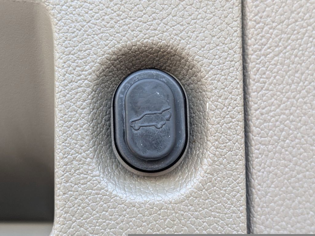 2016 Chevrolet Tahoe - Photo 14