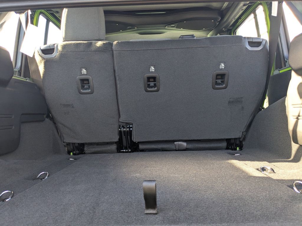2026 Jeep Wrangler - Photo 11