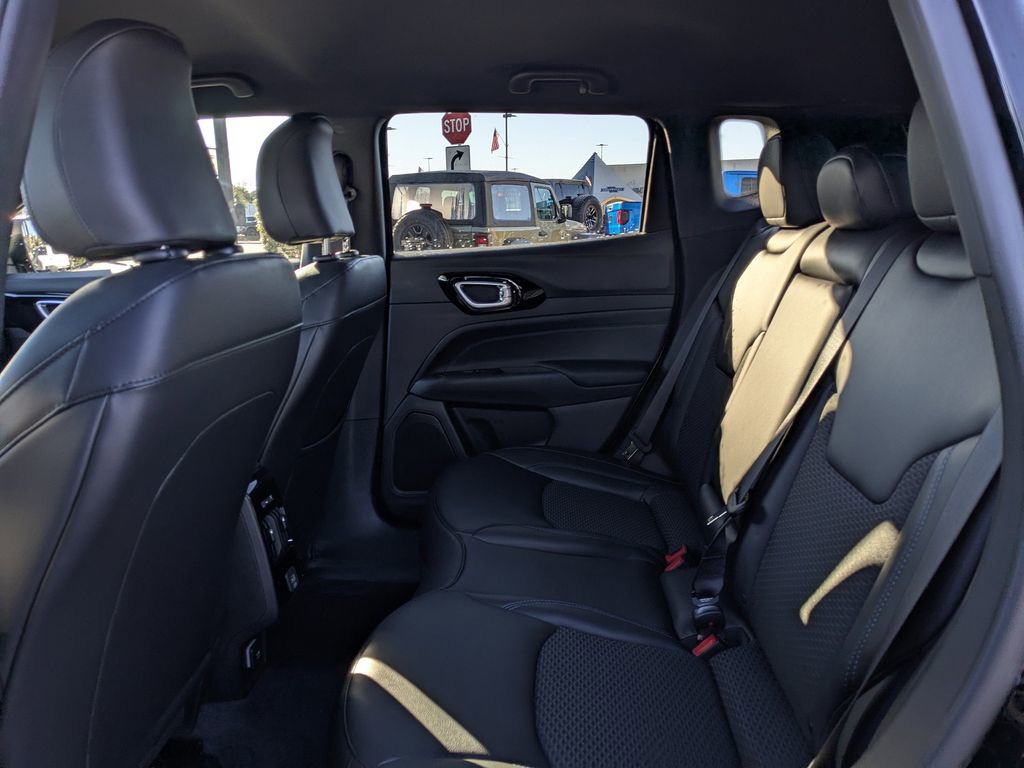 2026 Jeep Compass - Photo 13
