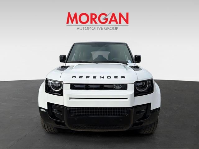 2026 Land Rover Defender 110 - Photo 3