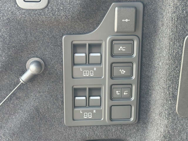 2026 Land Rover Discovery - Photo 11