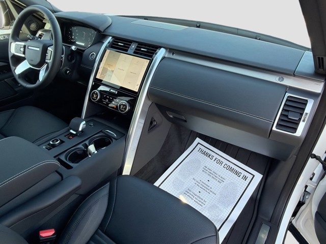 2026 Land Rover Discovery - Photo 13