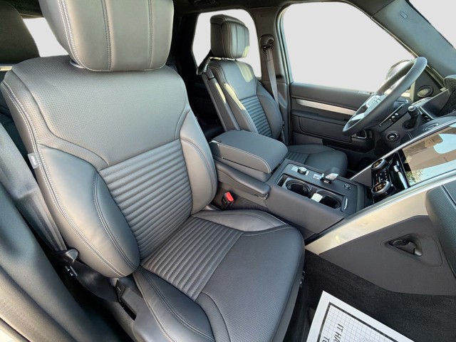 2026 Land Rover Discovery - Photo 14
