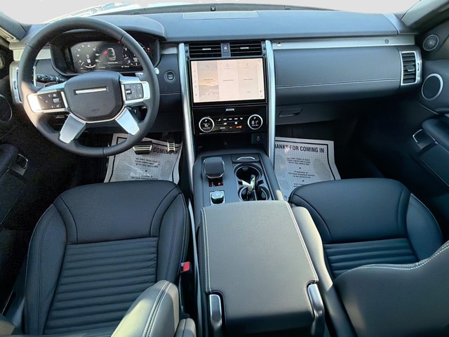2026 Land Rover Discovery - Photo 15
