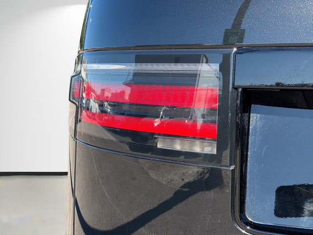 2026 Land Rover Discovery - Photo 10