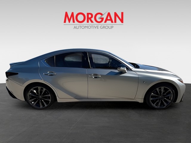 2022 Lexus IS - Photo 7