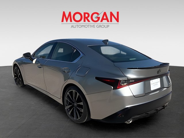 2022 Lexus IS - Photo 5
