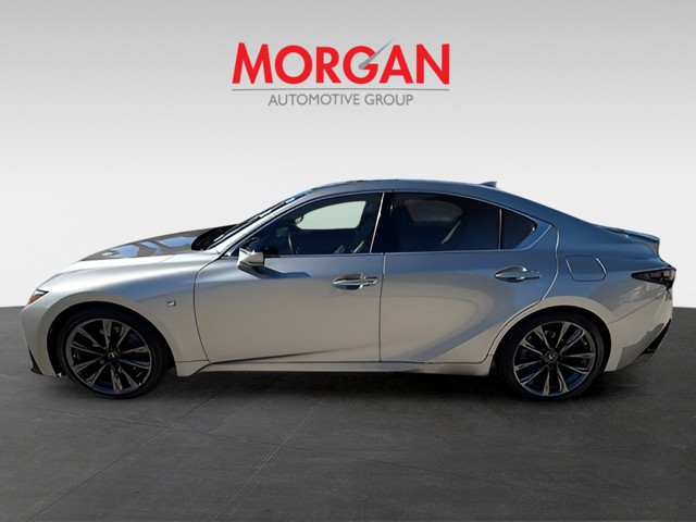 2022 Lexus IS - Photo 8