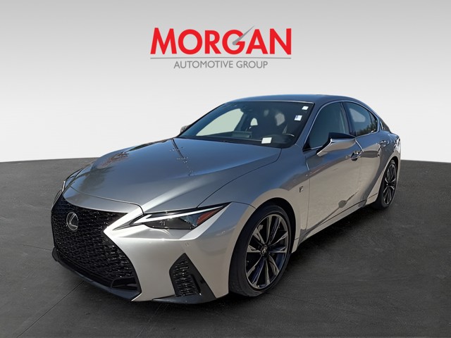 2022 Lexus IS - Photo 2