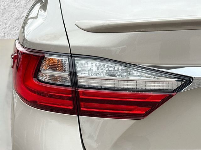2018 Lexus ES - Photo 10
