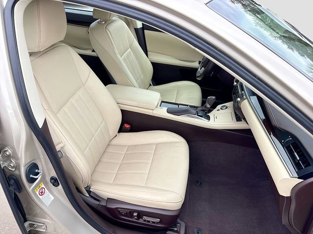 2018 Lexus ES - Photo 15