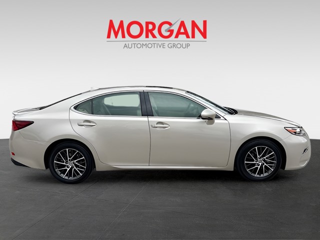 2018 Lexus ES - Photo 7