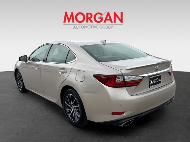 2018 Lexus ES - Photo 5