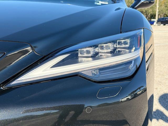 2021 Lexus LS - Photo 9