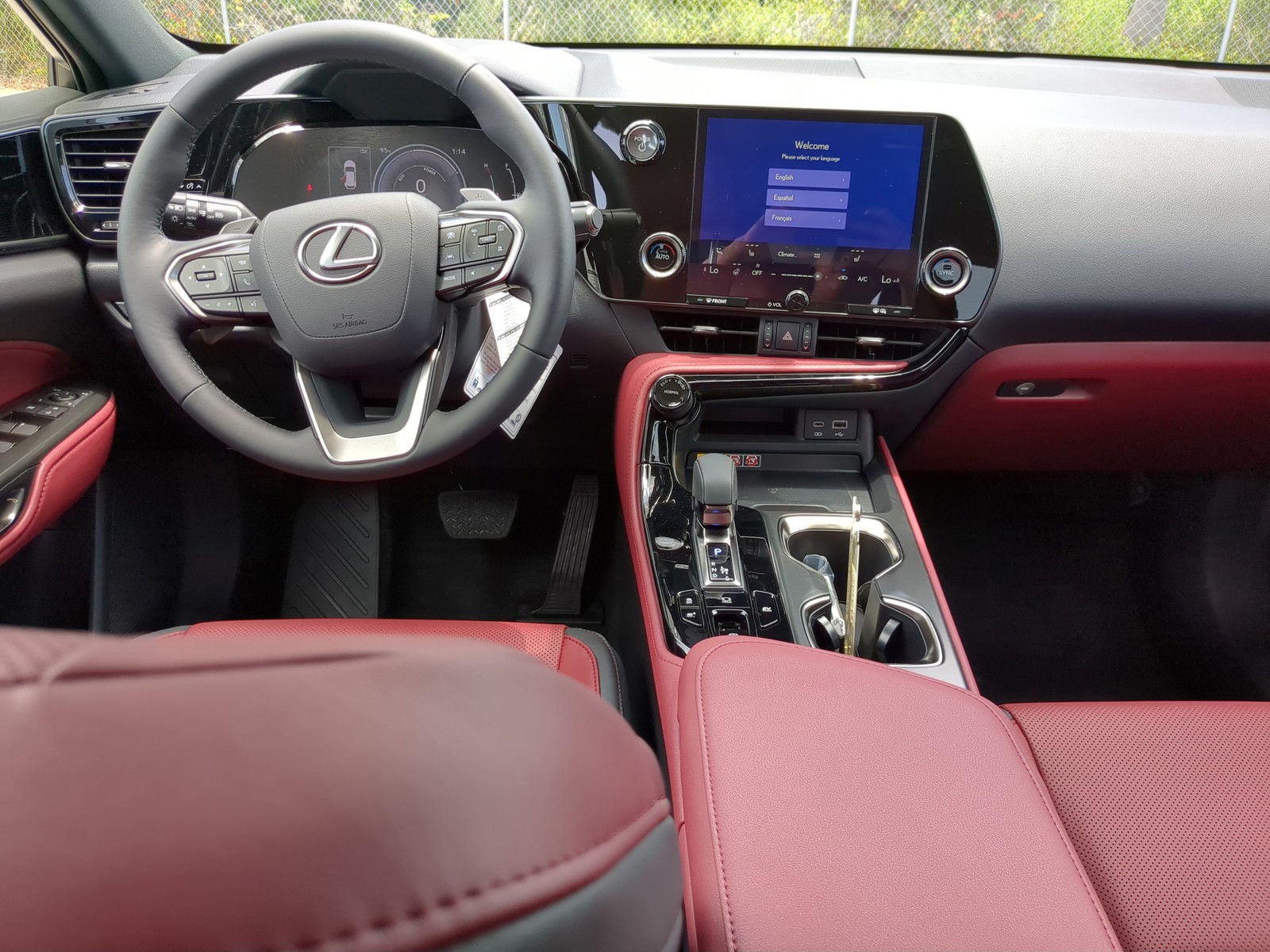2025 Lexus NX - Photo 14