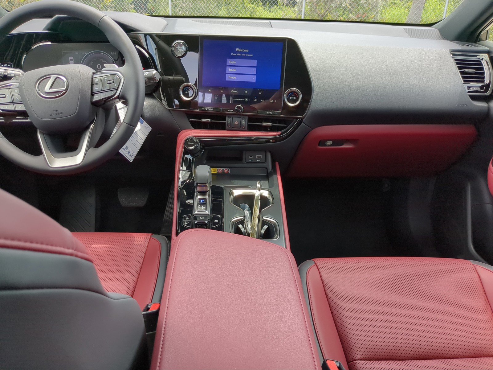 2025 Lexus NX - Photo 15