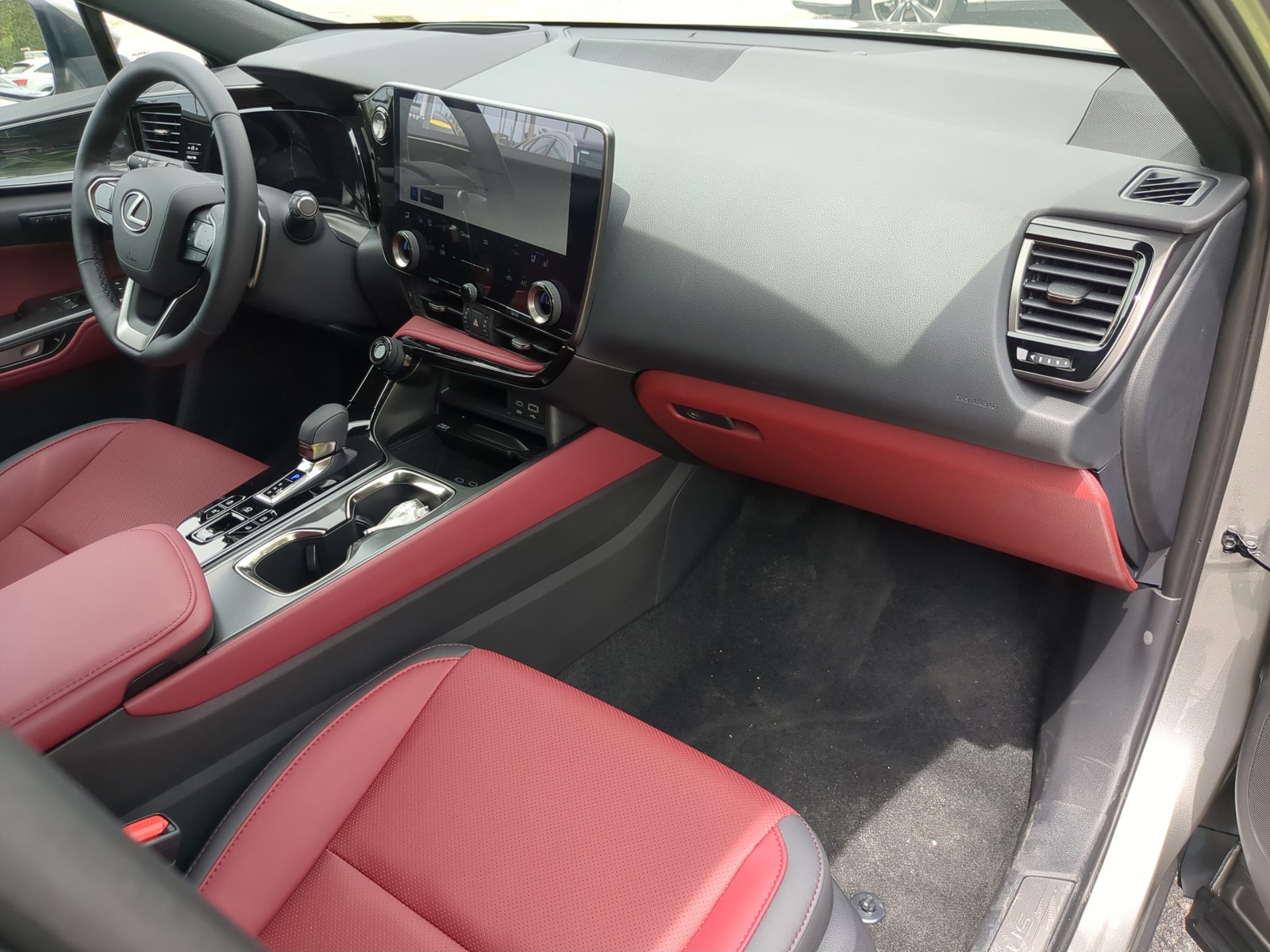 2025 Lexus NX - Photo 11