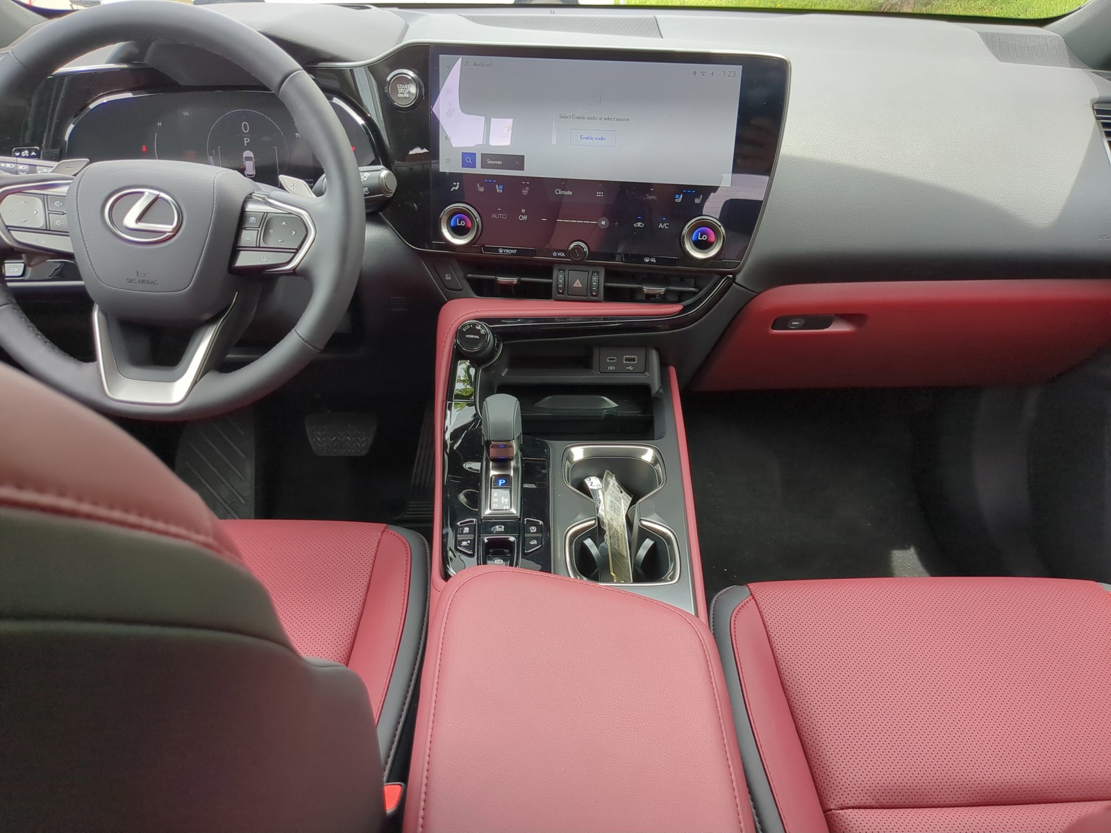 2025 Lexus NX - Photo 14